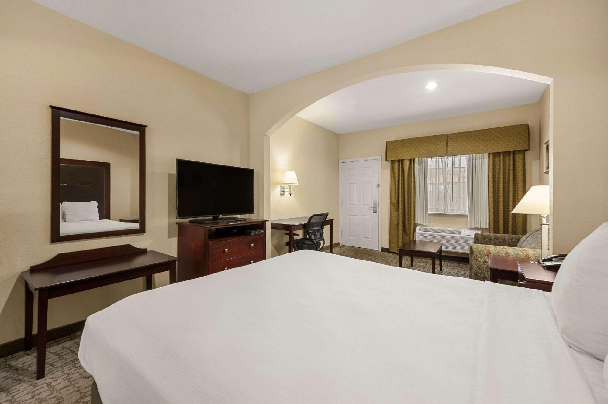 Quality Inn & Suites Cypress Exterior foto
